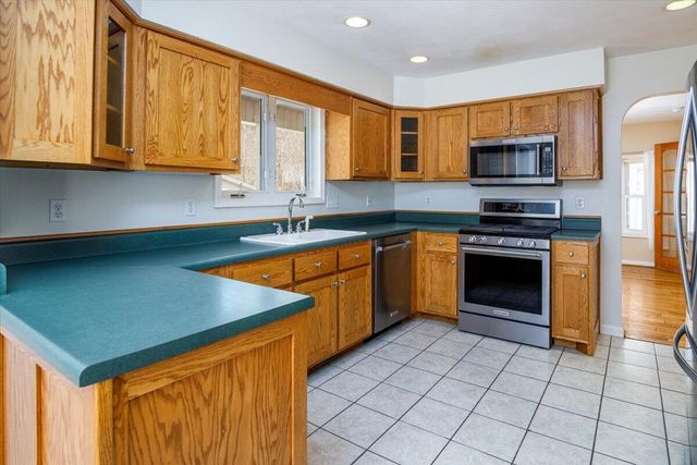 6720 Bradshaw RD, Salem, VA 24153