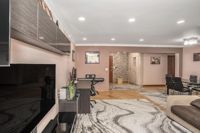 102-55 67th Drive 4K, Forest Hills, NY 11375