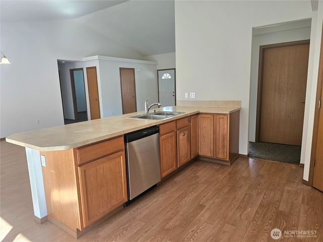 699 Myers Street SE, Rainier, WA 98576