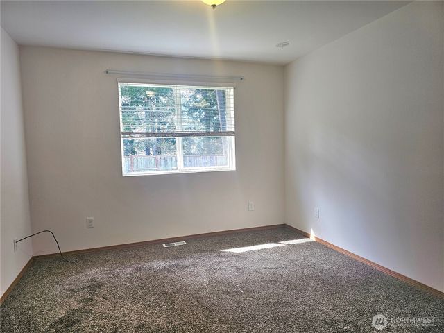 699 Myers Street SE, Rainier, WA 98576