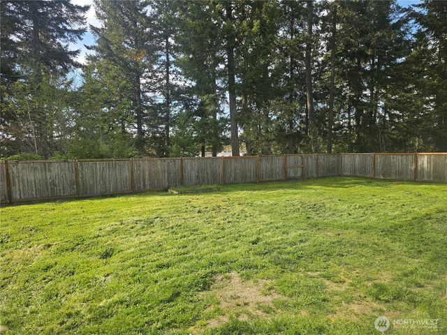 699 Myers Street SE, Rainier, WA 98576