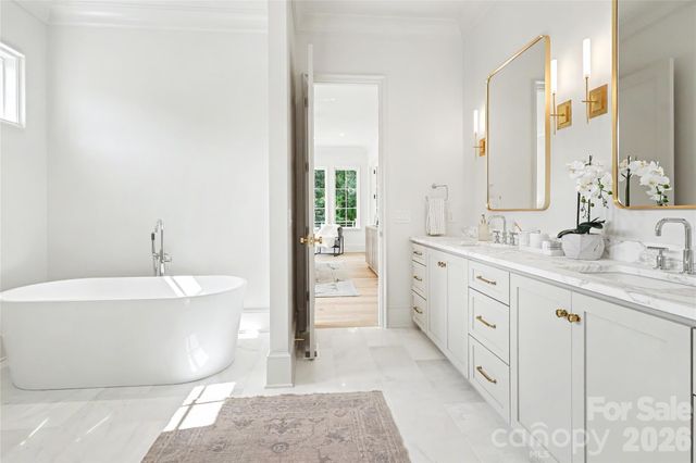 932 Heather Lane, Charlotte, NC 28209