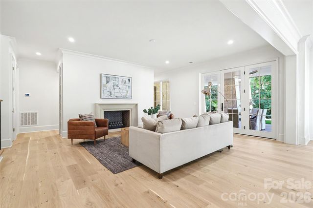 932 Heather Lane, Charlotte, NC 28209