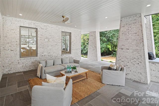 932 Heather Lane, Charlotte, NC 28209