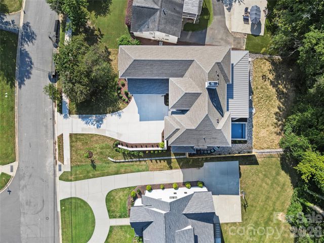932 Heather Lane, Charlotte, NC 28209