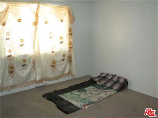 9210 S Figueroa Street, Los Angeles, CA 90003