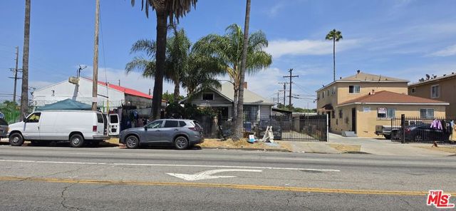 9210 S Figueroa Street, Los Angeles, CA 90003