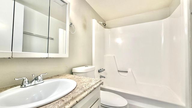 2201 W Belmont Apt 4, Phoenix, AZ 85021