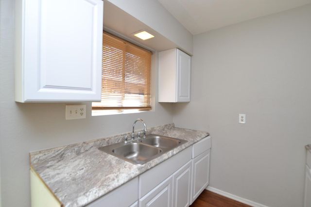 2201 W Belmont Apt 4, Phoenix, AZ 85021