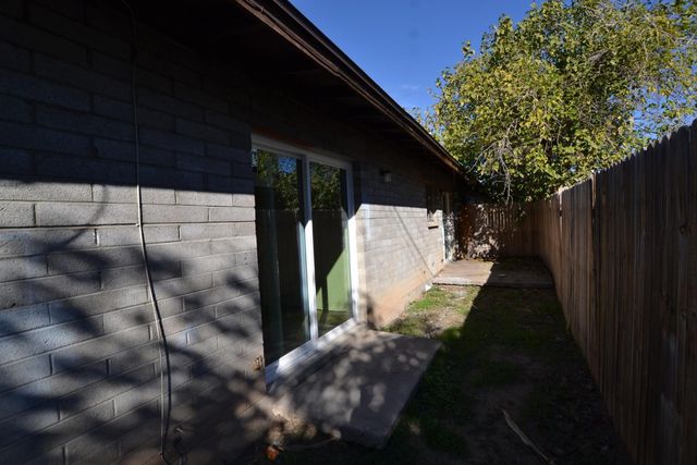 2201 W Belmont Apt 4, Phoenix, AZ 85021