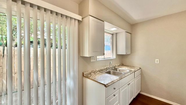 2201 W Belmont Apt 4, Phoenix, AZ 85021