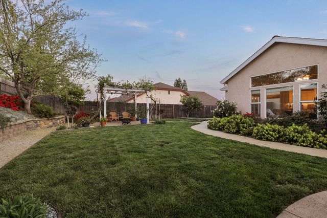 4268 Boston Avenue, Redding, CA 96001