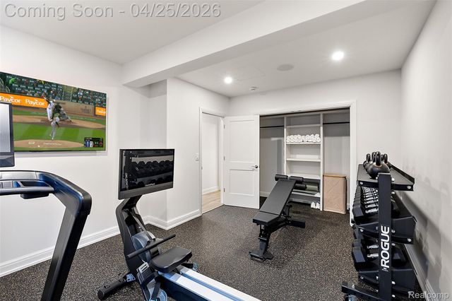 7487 Gramercy Circle, West Bloomfield Charter Township, MI 48322