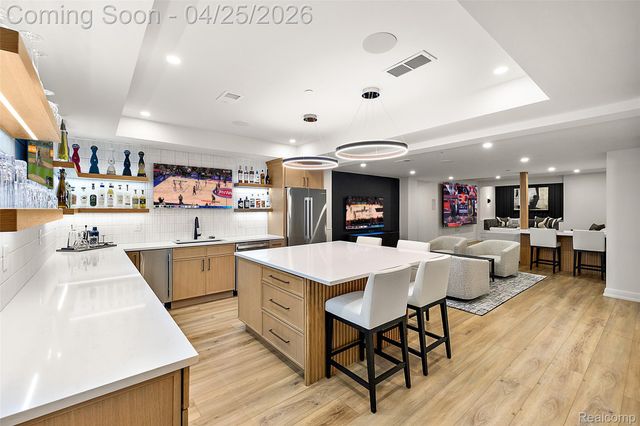 7487 Gramercy Circle, West Bloomfield Charter Township, MI 48322