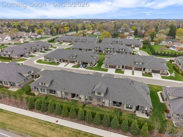 7487 Gramercy Circle, West Bloomfield Charter Township, MI 48322