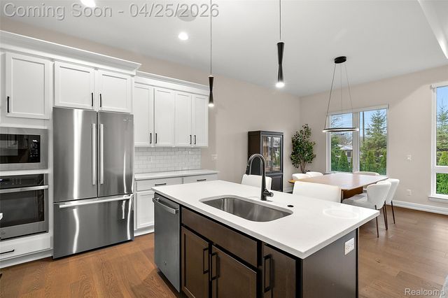 7487 Gramercy Circle, West Bloomfield Charter Township, MI 48322