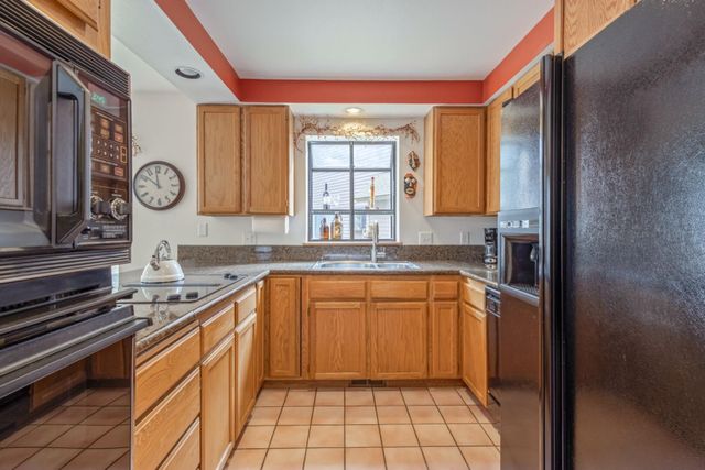 17714 Lake Aspen Court 9, Sunriver, OR 97707