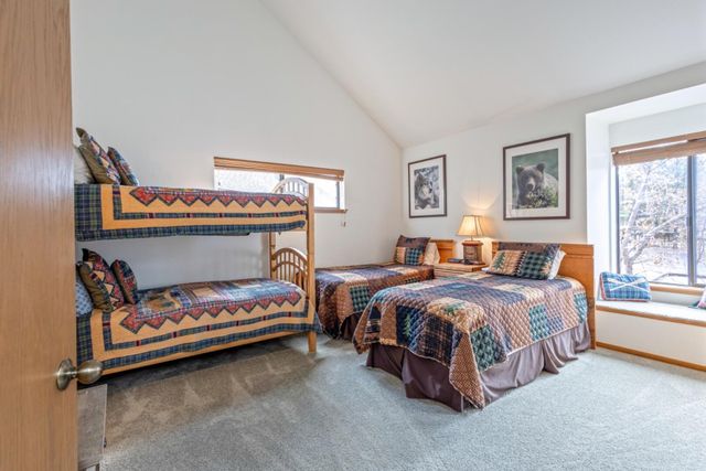 17714 Lake Aspen Court 9, Sunriver, OR 97707