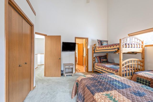 17714 Lake Aspen Court 9, Sunriver, OR 97707