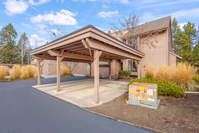 17714 Lake Aspen Court 9, Sunriver, OR 97707