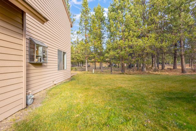 17714 Lake Aspen Court 9, Sunriver, OR 97707