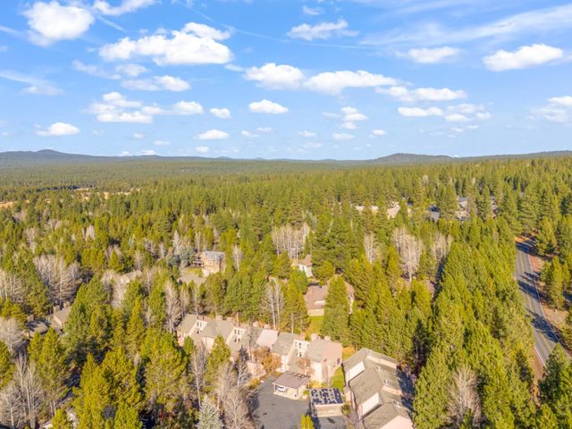 17714 Lake Aspen Court 9, Sunriver, OR 97707