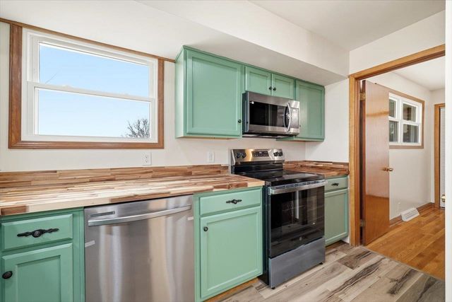 11 PARTLOW ST, Staunton, VA 24401