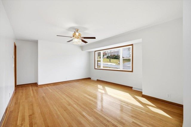 11 PARTLOW ST, Staunton, VA 24401