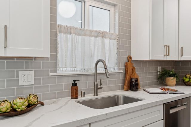 3945 Canon Ave, Oakland, CA 94602