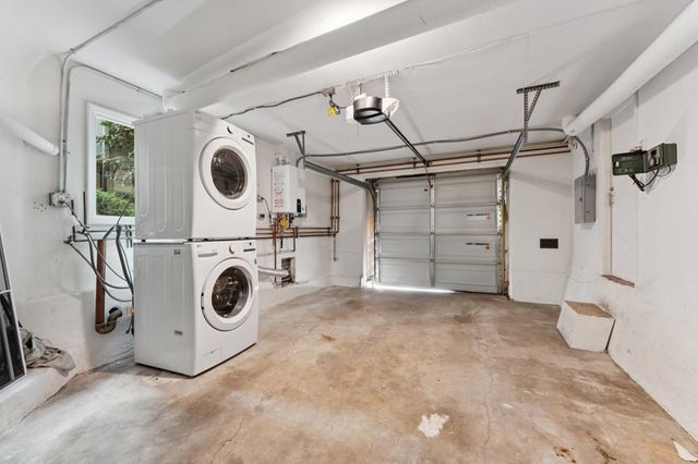 3945 Canon Ave, Oakland, CA 94602