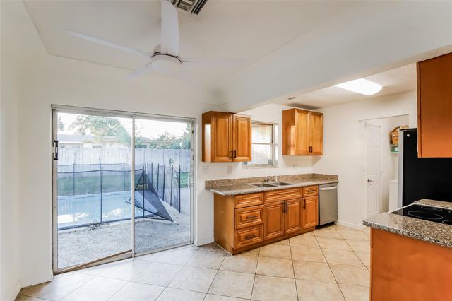 1411 SW 5th Ter, Deerfield Beach, FL 33441
