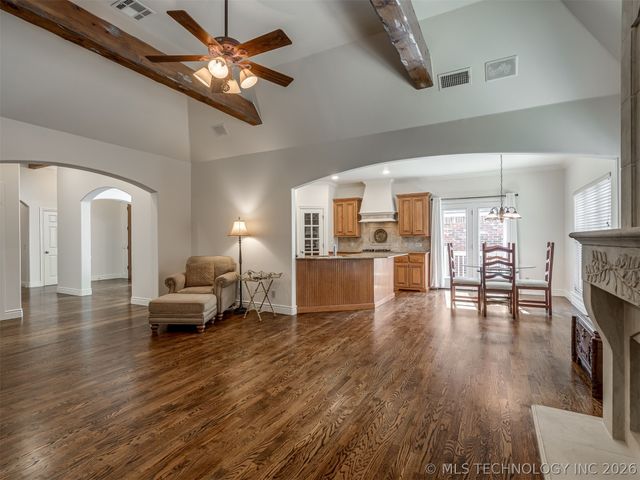 10136 S 77th East Place, Tulsa, OK 74133