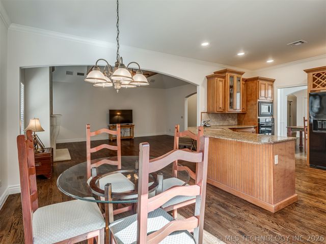 10136 S 77th East Place, Tulsa, OK 74133