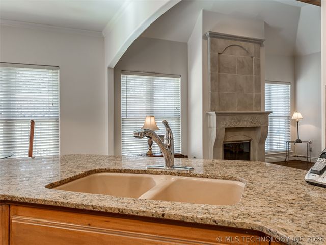 10136 S 77th East Place, Tulsa, OK 74133