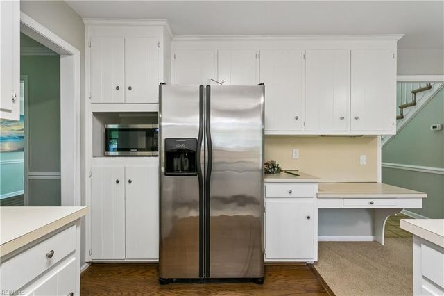 22 Valmoore DR, Poquoson, VA 23662