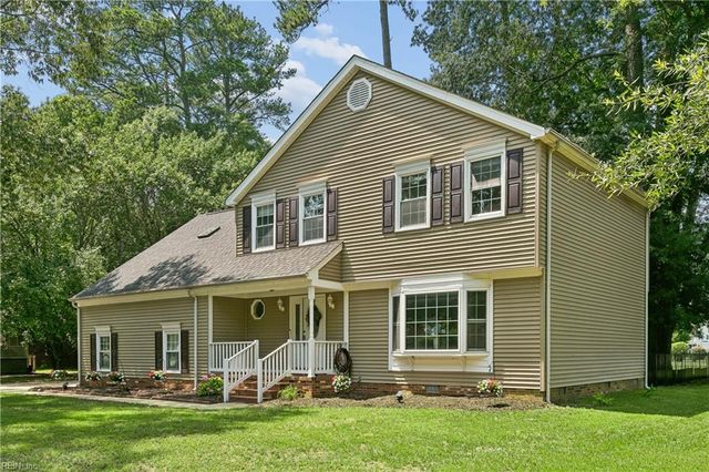 22 Valmoore DR, Poquoson, VA 23662