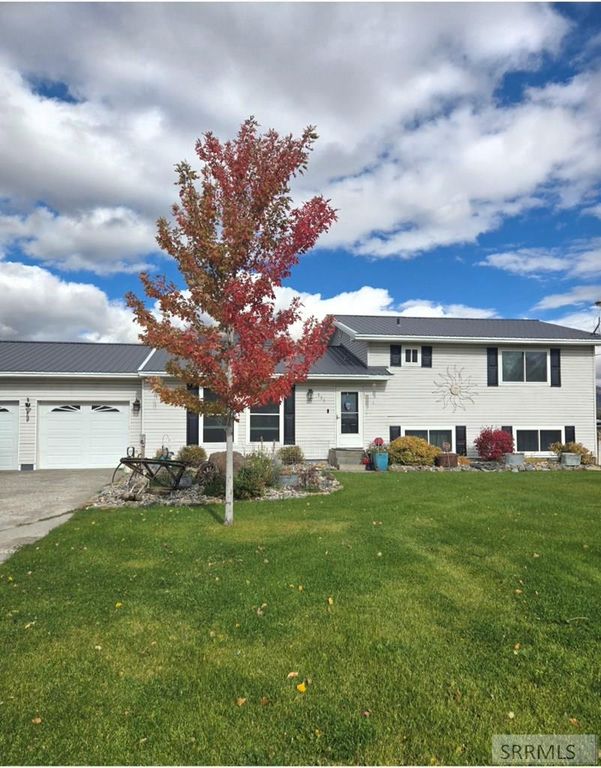 Image 35 of property listing at 111 Hickok, Mackay, ID 83251