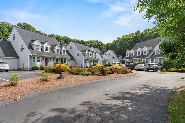 24 Cinnamon Cir 24, Walpole, MA 02081