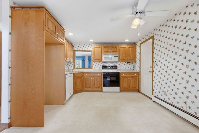 24 Cinnamon Cir 24, Walpole, MA 02081