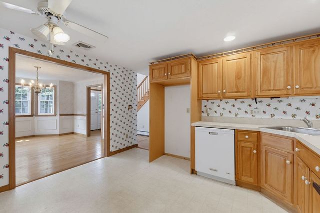24 Cinnamon Cir 24, Walpole, MA 02081