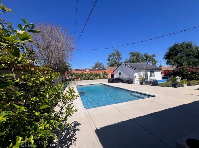 20933 Hemmingway Street, Canoga Park, CA 91304