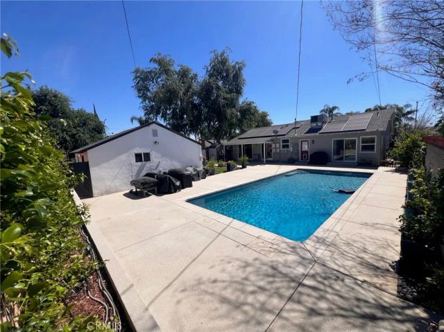 20933 Hemmingway Street, Canoga Park, CA 91304