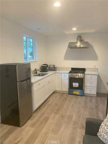 20933 Hemmingway Street, Canoga Park, CA 91304