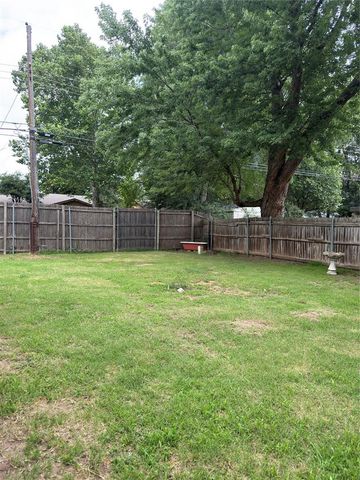 1515 Lindale Circle, Norman, OK 73069