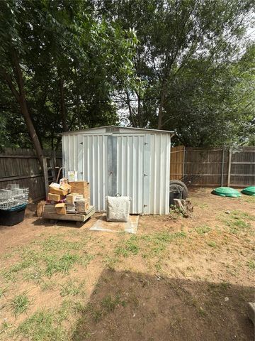 1515 Lindale Circle, Norman, OK 73069