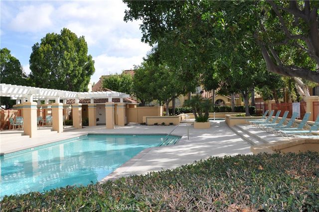 61 Alicante Aisle 65, Irvine, CA 92614