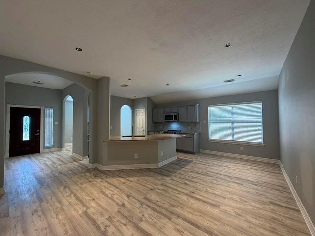 19438 Nasworthy Drive, Tomball, TX 77375