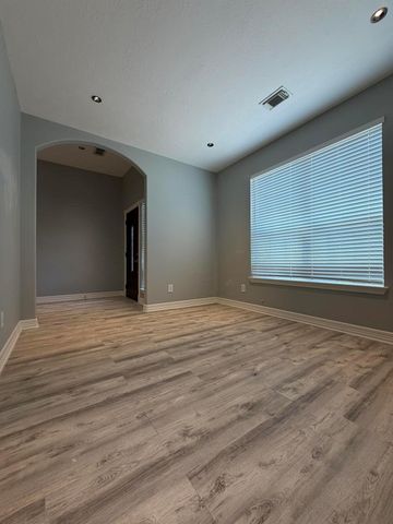 19438 Nasworthy Drive, Tomball, TX 77375