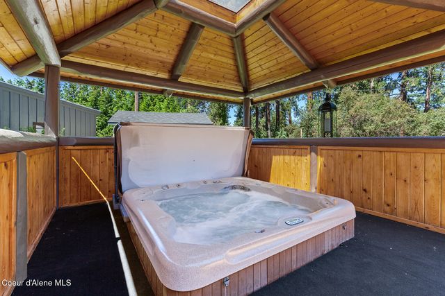10101 N Pines RD, Hayden Lake, ID 83835