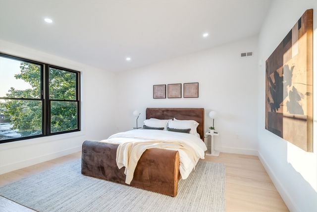 290 Watertown St C, Newton, MA 02458